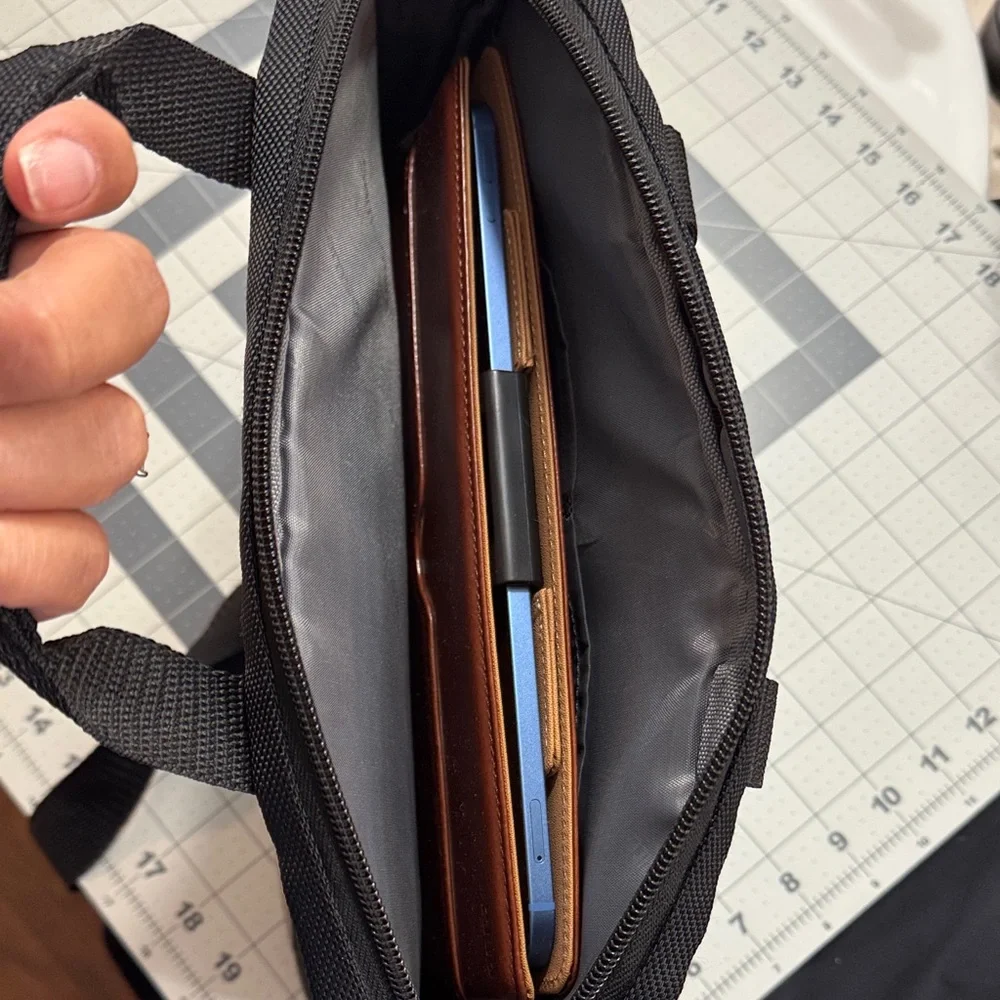 Samsonite Crossbody or Shoulder bag either two handles.